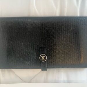 CHANEL Elegant Black Leather Accessory